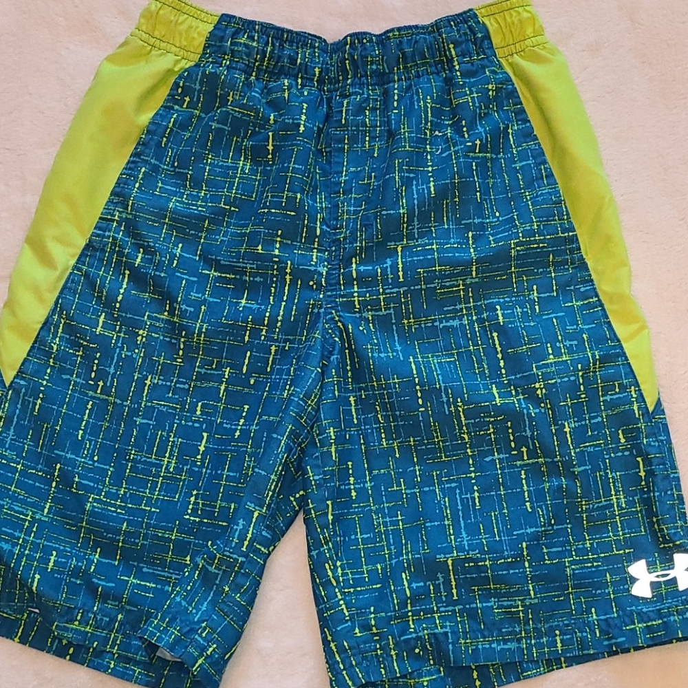 Boy's Under Armour Trunks Size Youth Medium